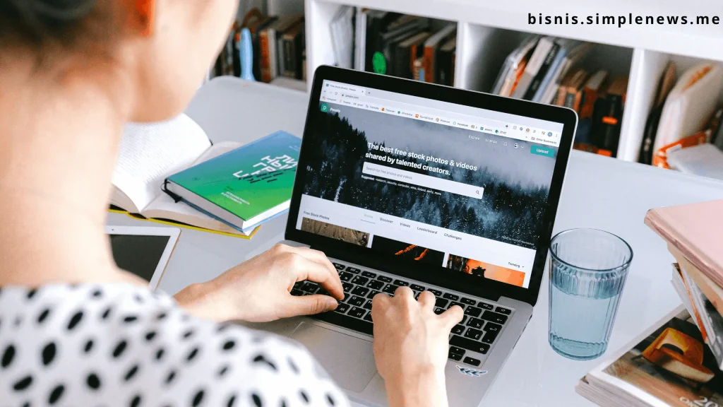 6 Usaha Bisnis Sampingan yang Bisa Kamu Coba Dirumah 6 Menjual Foto ke Internet